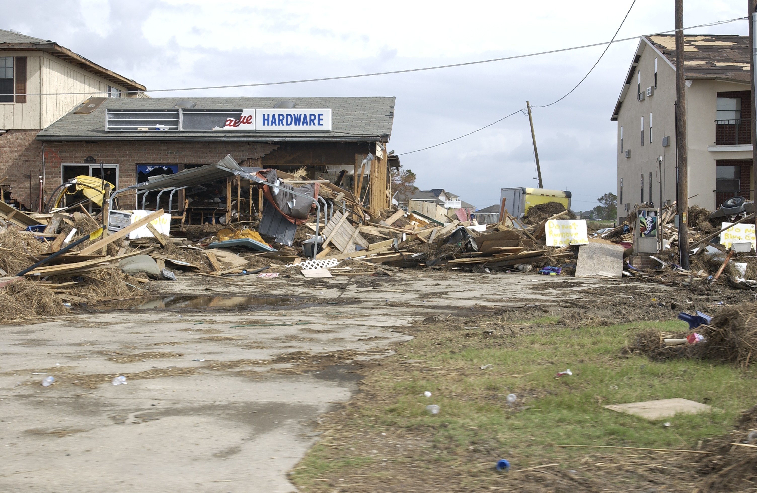 LaHouse urges safety and stronger construction practices after disasters 